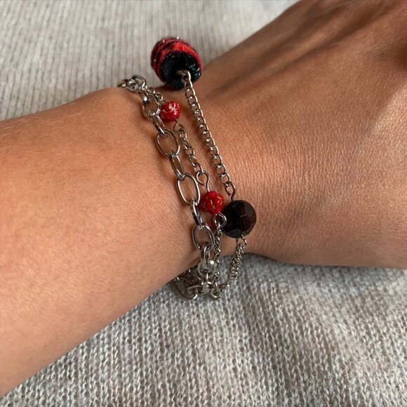 CREATION - Recycle fabric Pompom bracelet beads chains Red black - Picture 1 of 6